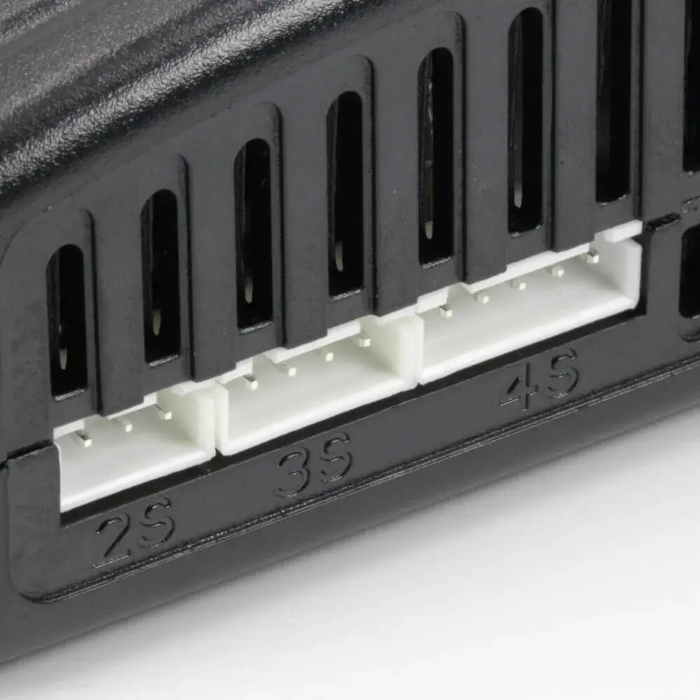 SkyRC e450 conectores